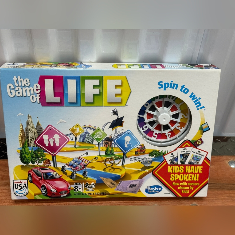 Hasbro The Game of Life - Colorful Adventure Board Game